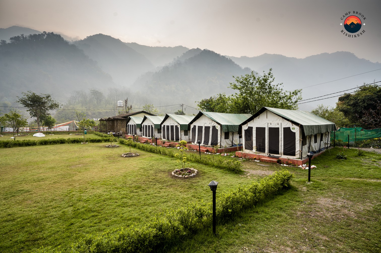 https://www.campbrook.com/wp-content/uploads/2020/03/luxury-tents-in-rishikesh.jpg